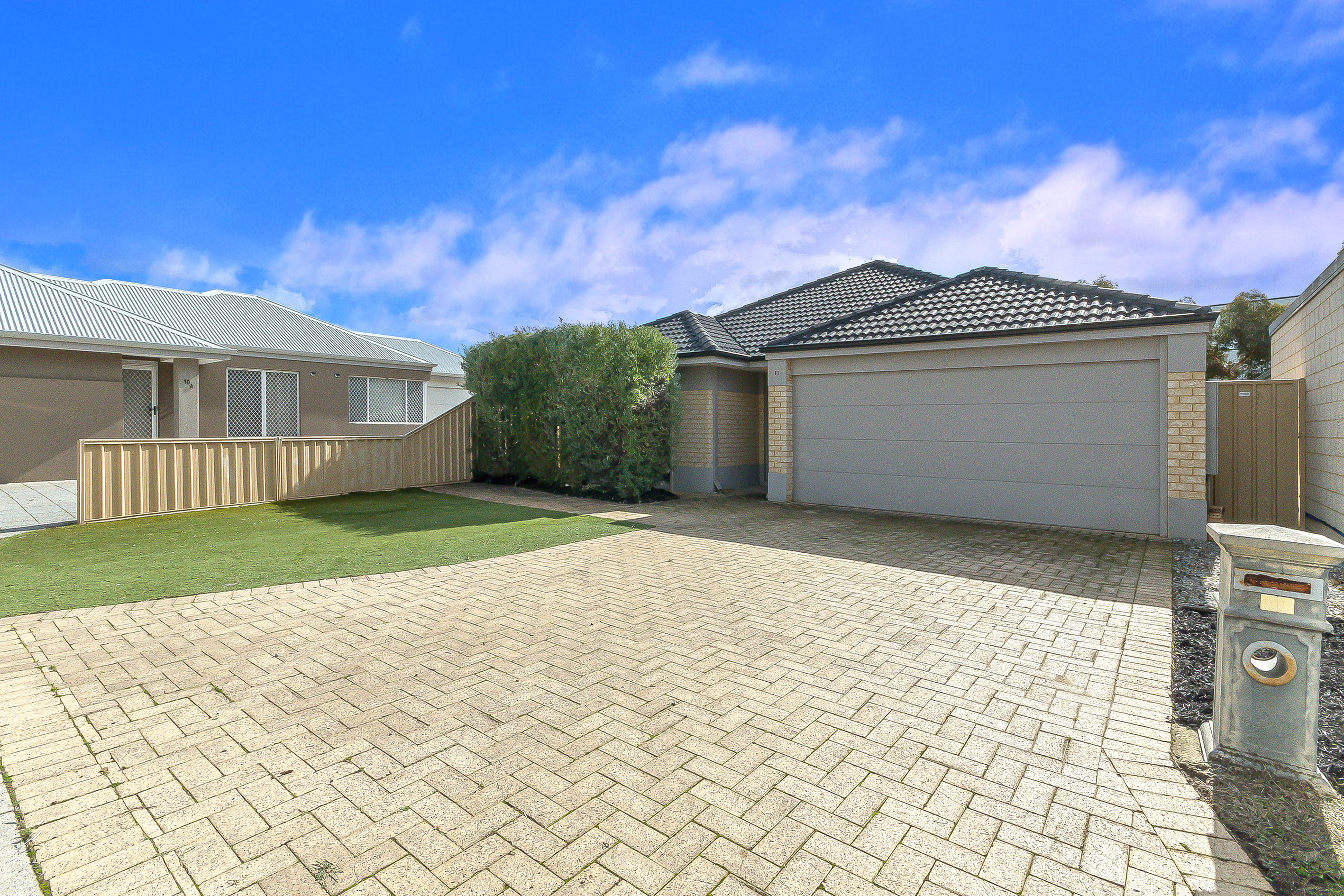 11 Engle Close, Maddington, WA 6109 AUS