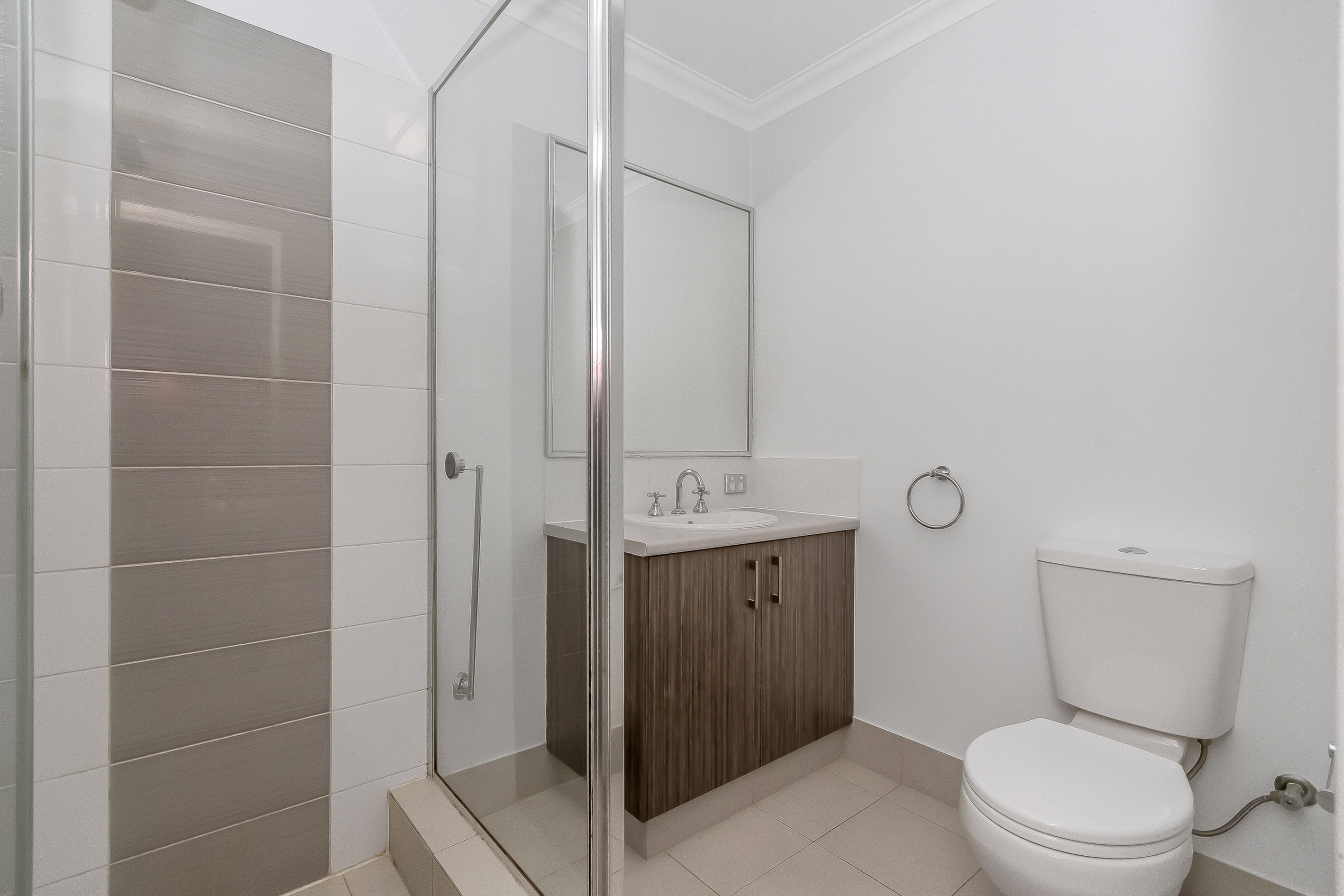 11 Engle Close, Maddington, WA 6109 AUS