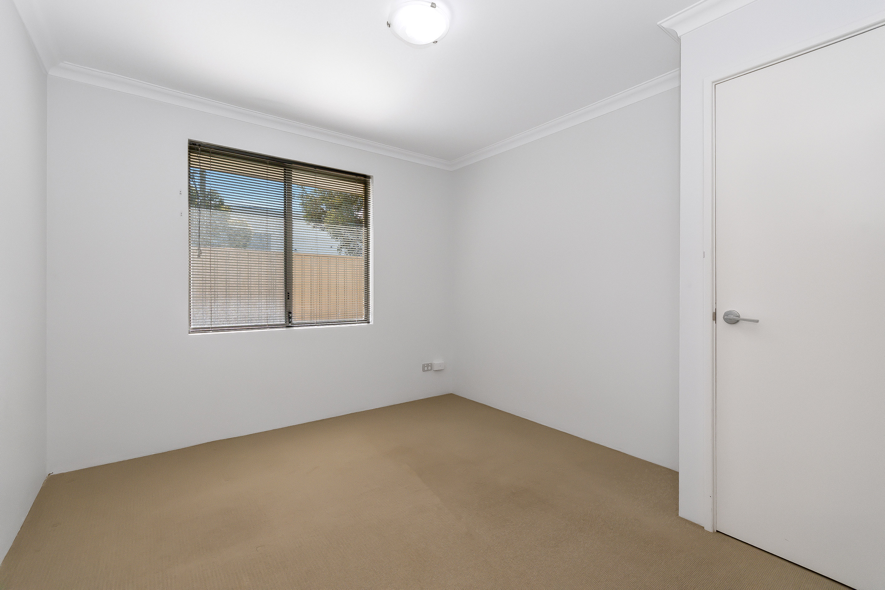 11 Engle Close, Maddington, WA 6109 AUS