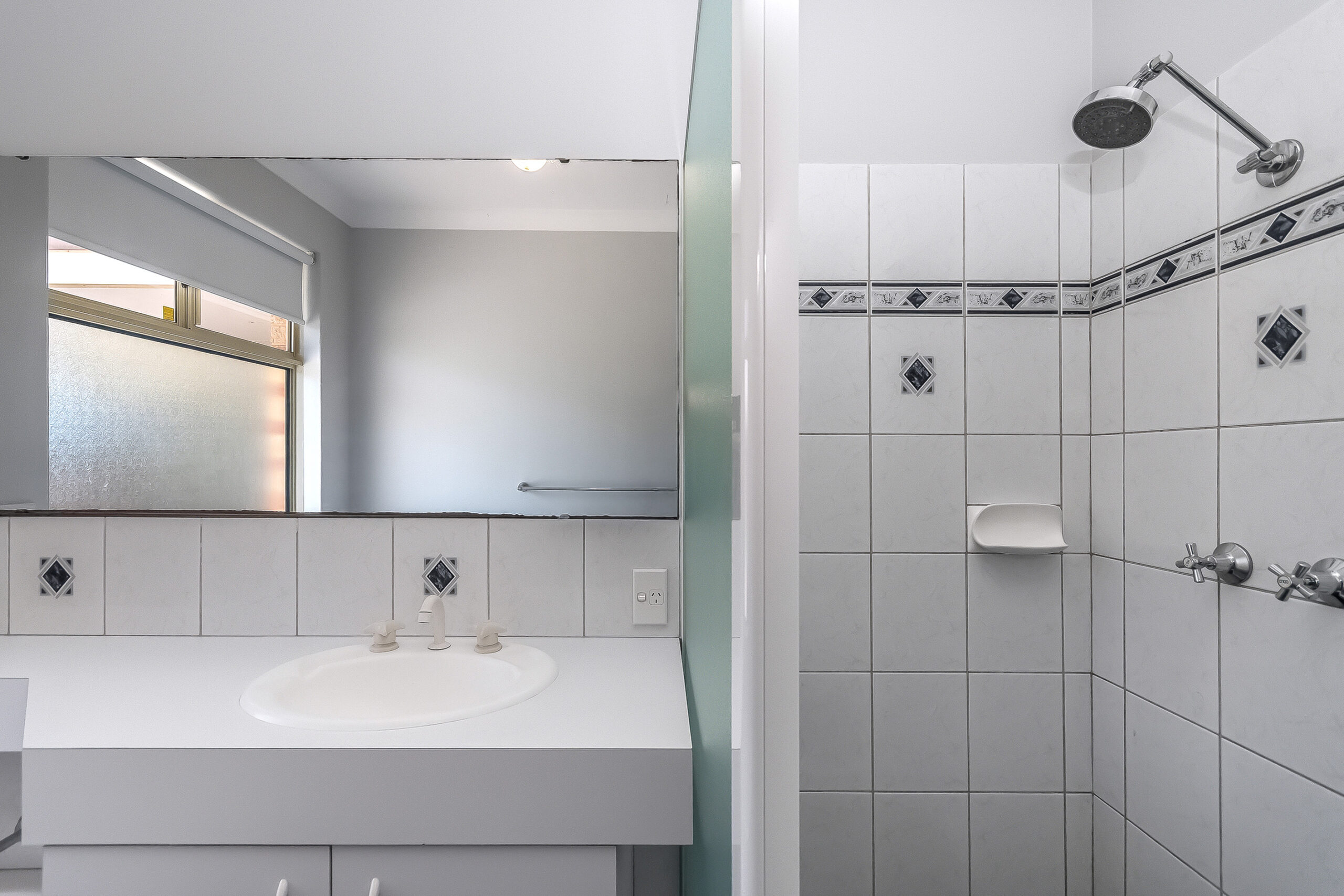 6 Osterley Retreat, Canning Vale, WA 6155 AUS