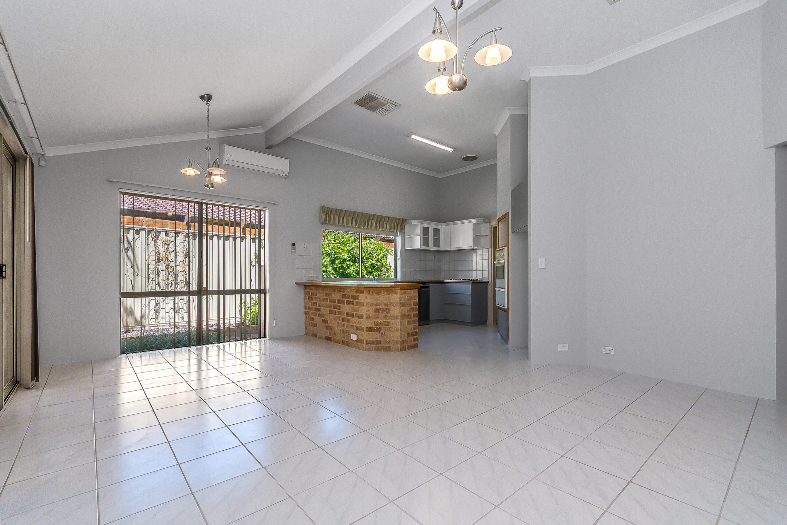 6 Osterley Retreat, Canning Vale, WA 6155 AUS