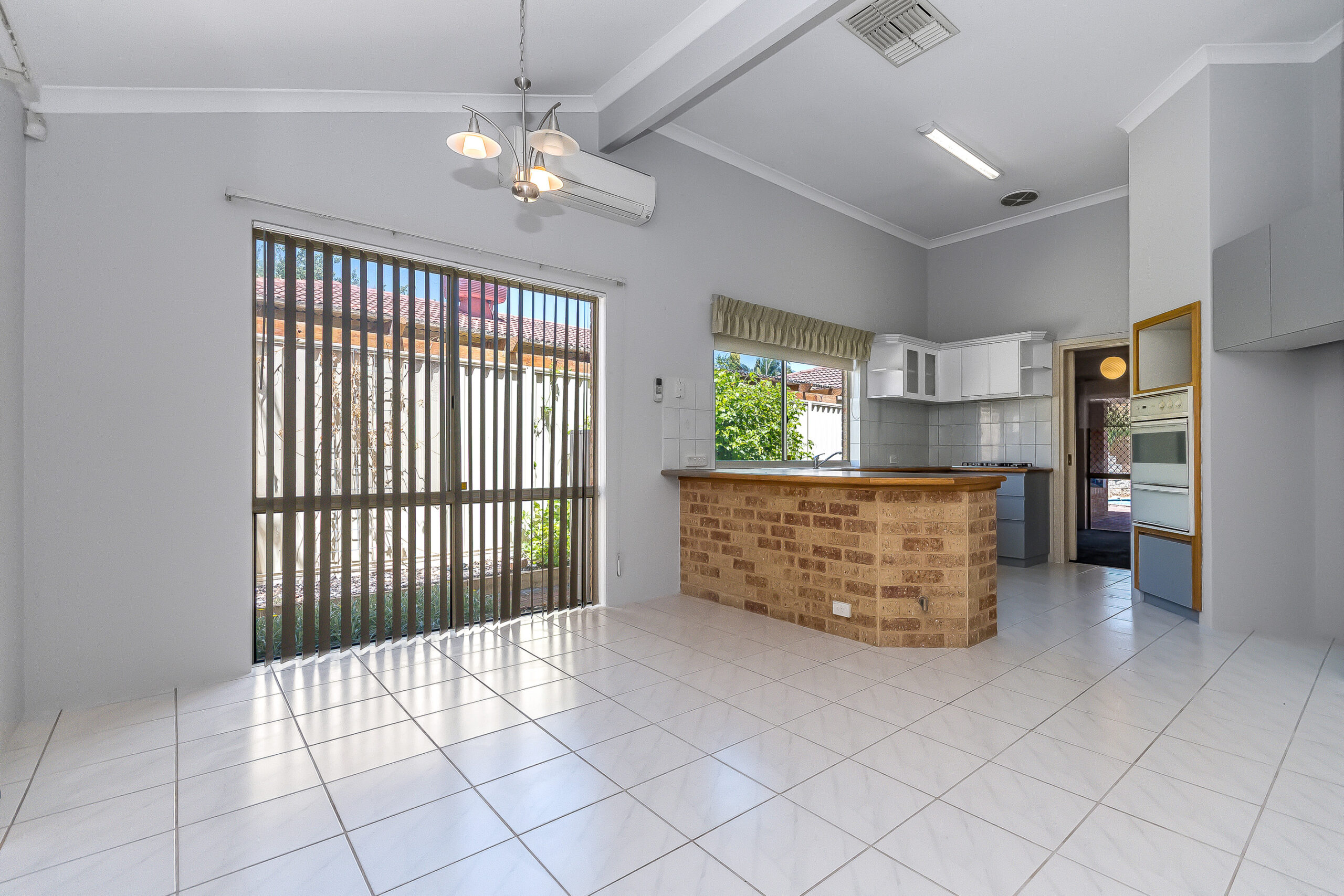 6 Osterley Retreat, Canning Vale, WA 6155 AUS