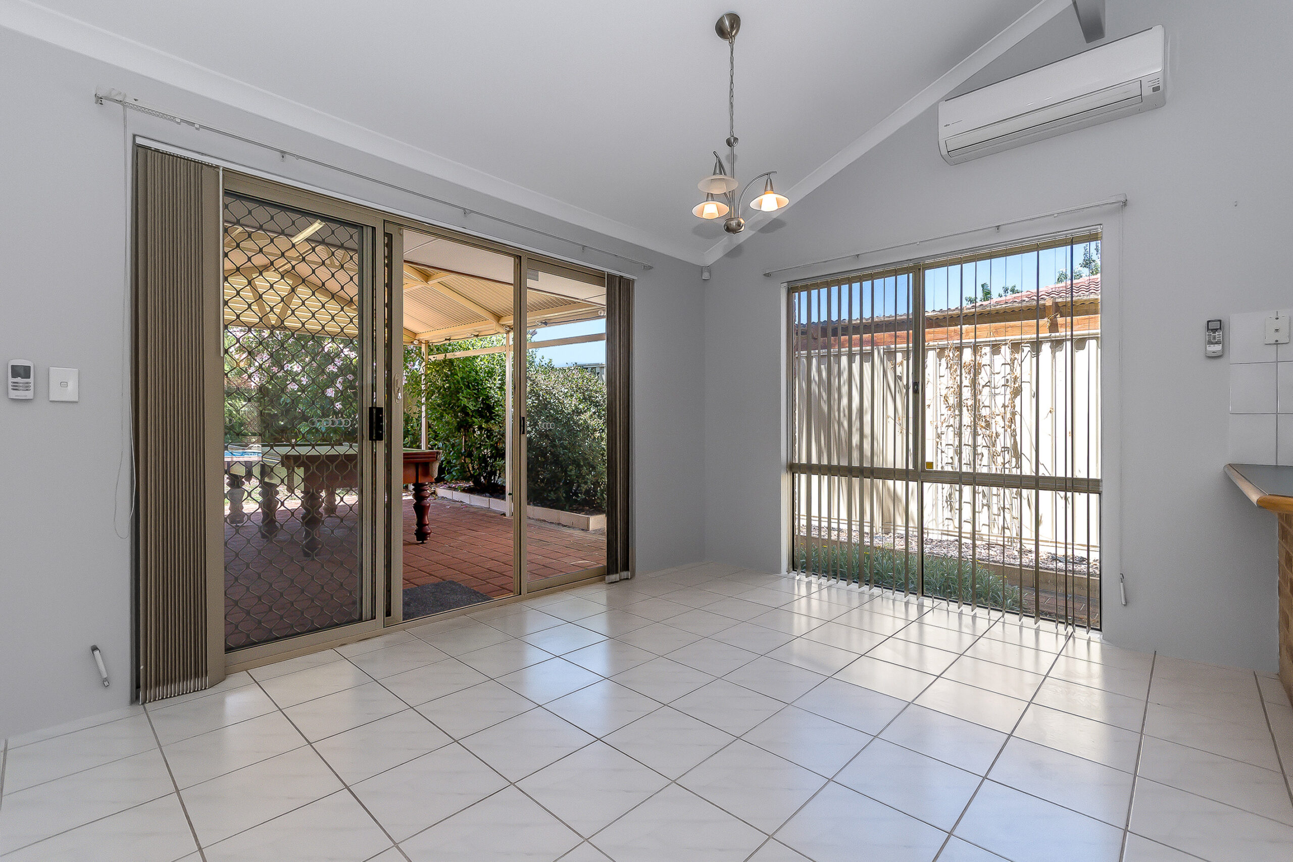 6 Osterley Retreat, Canning Vale, WA 6155 AUS
