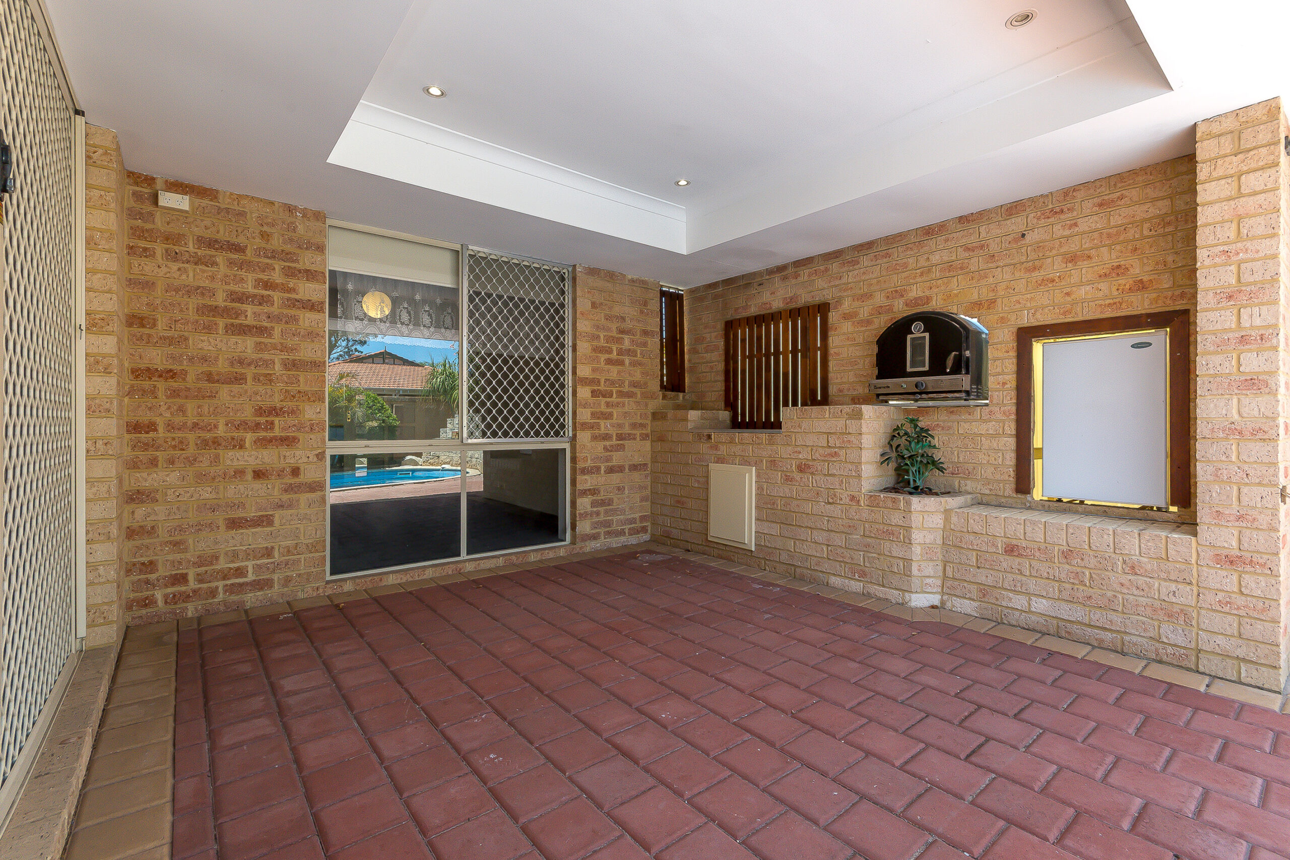 6 Osterley Retreat, Canning Vale, WA 6155 AUS