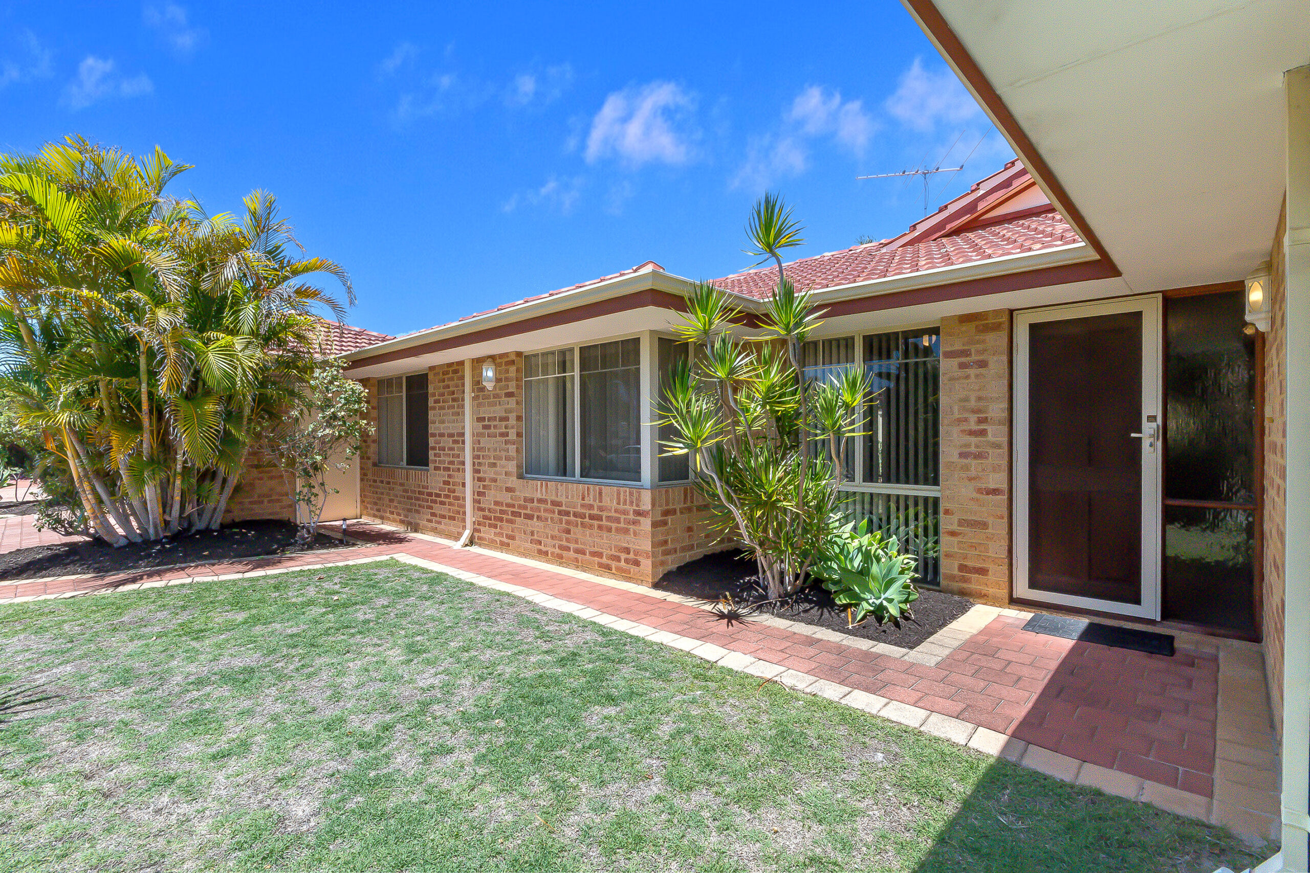 6 Osterley Retreat, Canning Vale, WA 6155 AUS