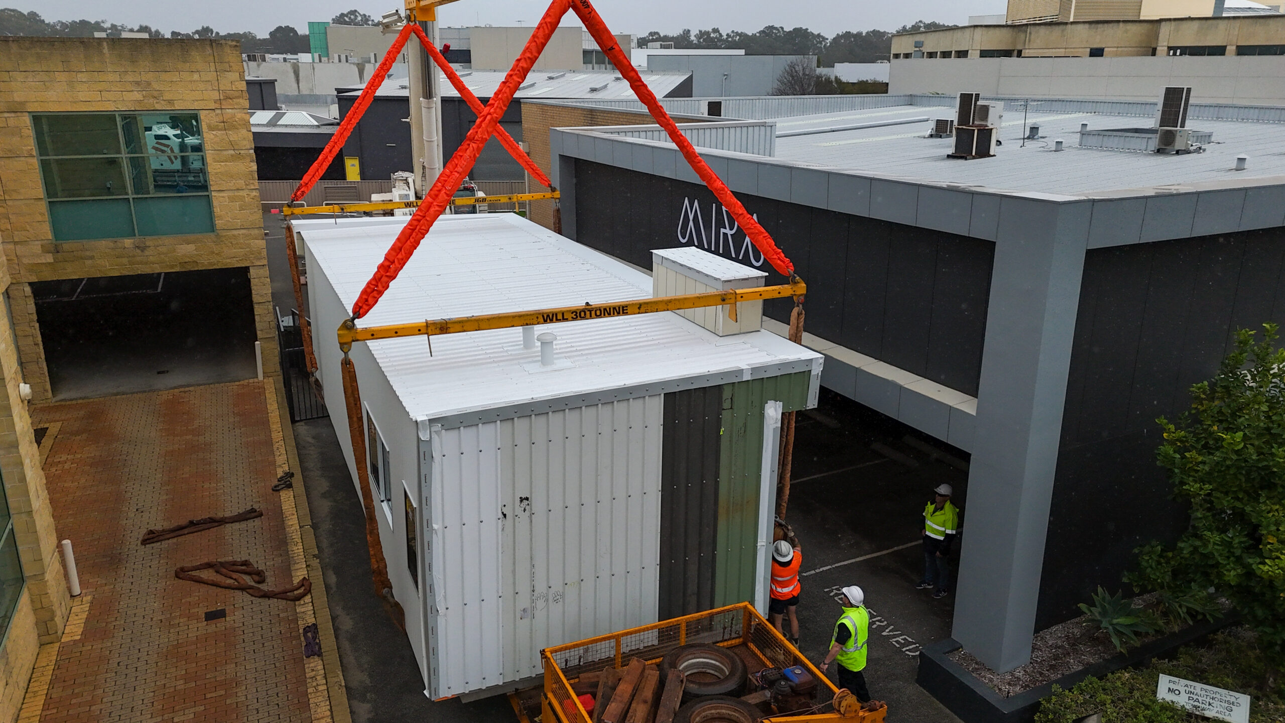 MIRA display home crane
