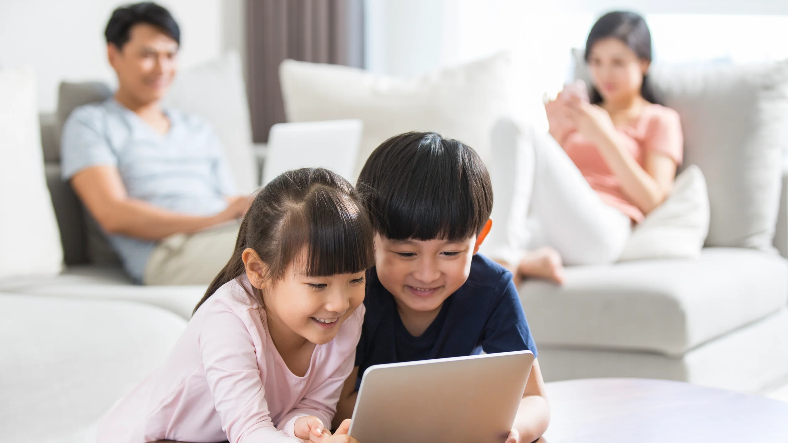 How YouTube Strengthens Parental Authority in The Digital Space