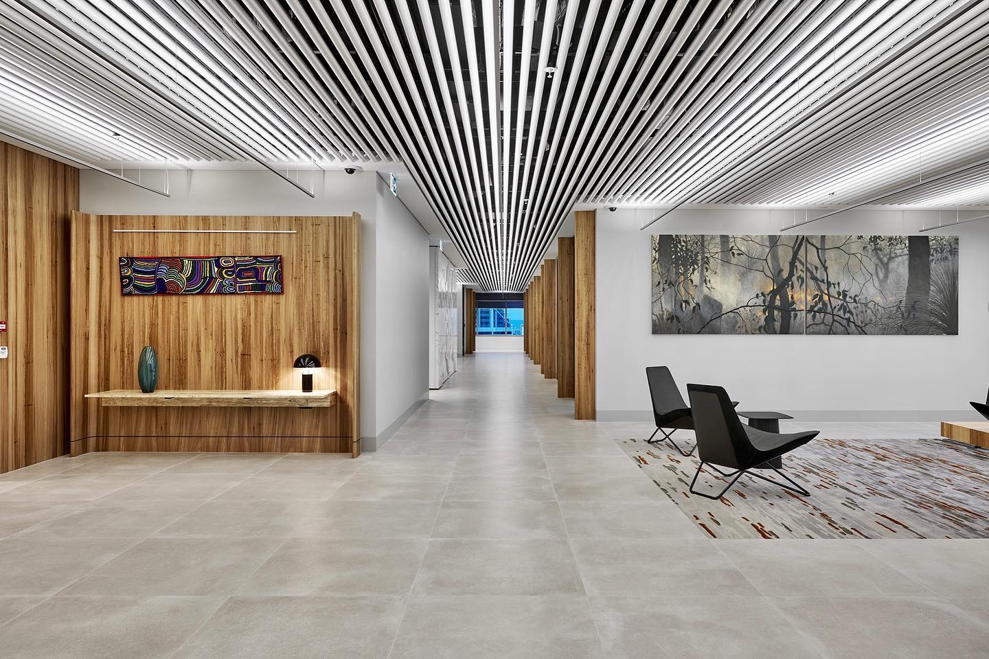 SAS 750 Tubeline baffle ceiling system used in office lobby