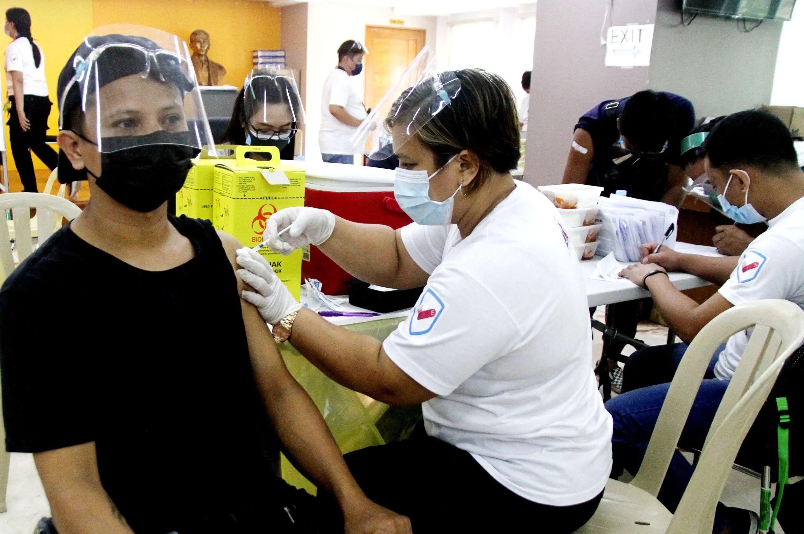 covid 19 vaccine philippines