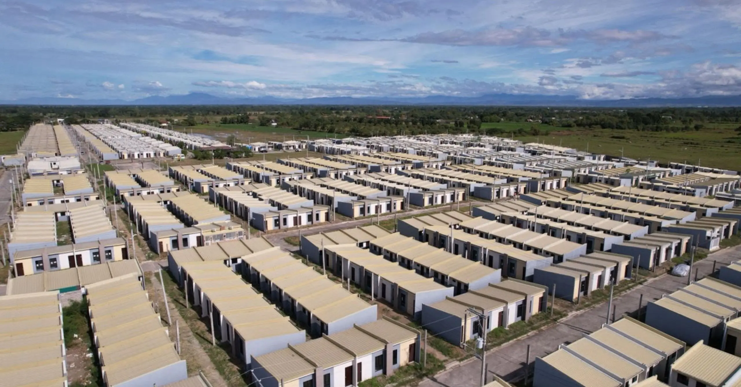 Lhoopa's housing project in Cabanatuan City