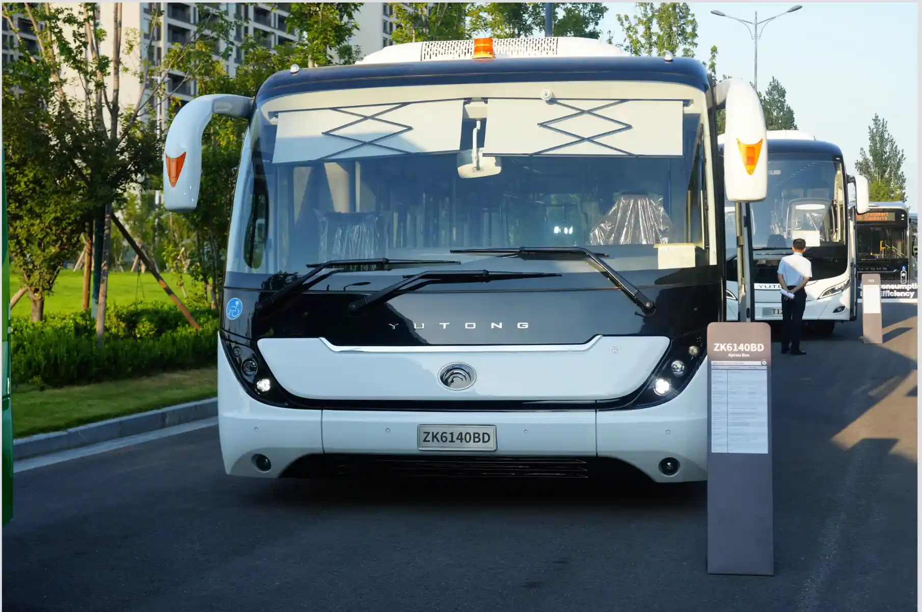 Yutong ZK6140BD airfield bus