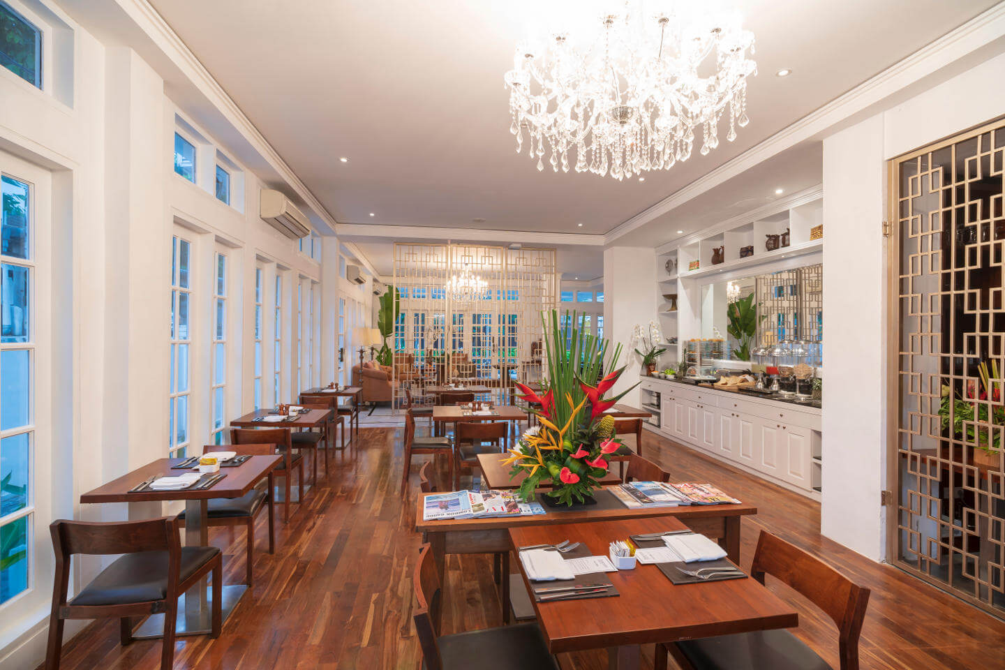 2024/11/colony-dinning-1.jpg