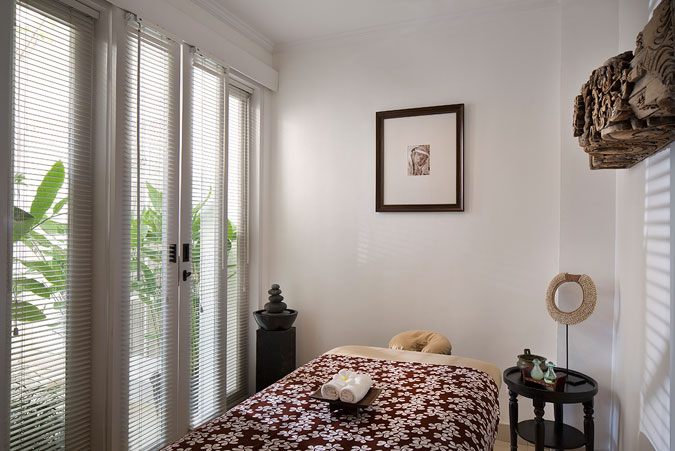 2024/11/colony-massage-1.jpg