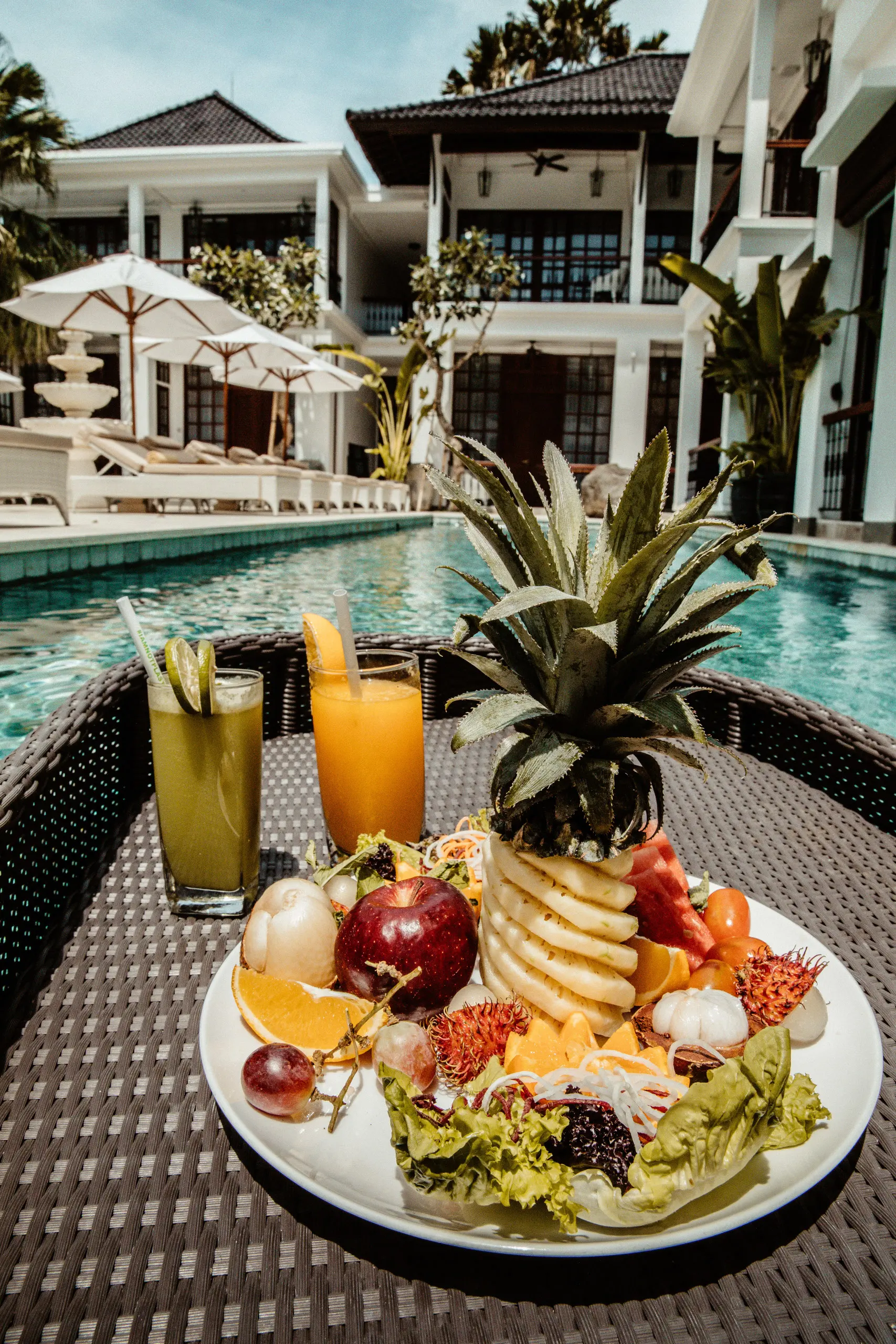 2025/04/Lunch-by-the-pool.webp