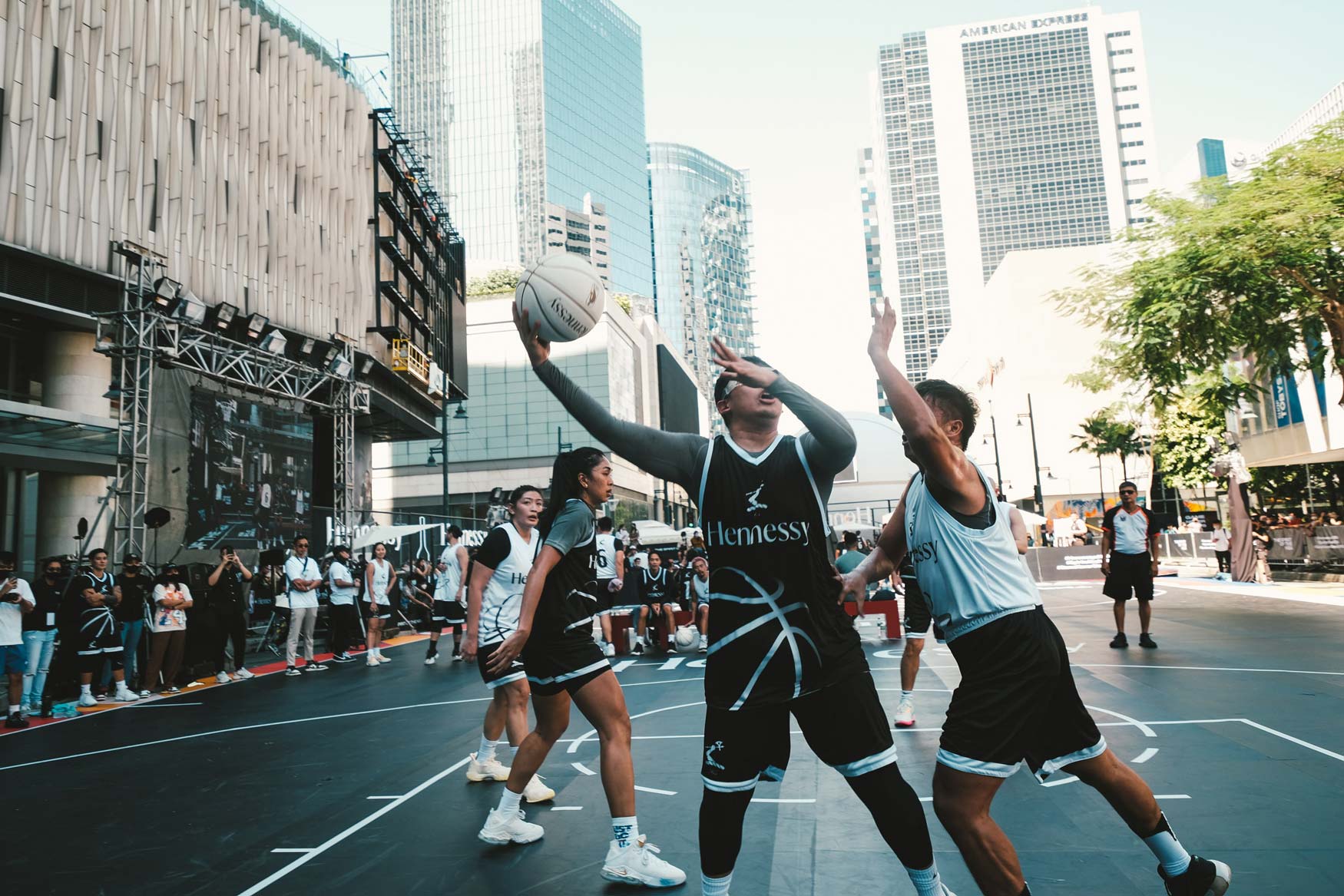 Hennessy x NBA Magic Liwanag Cam A 35