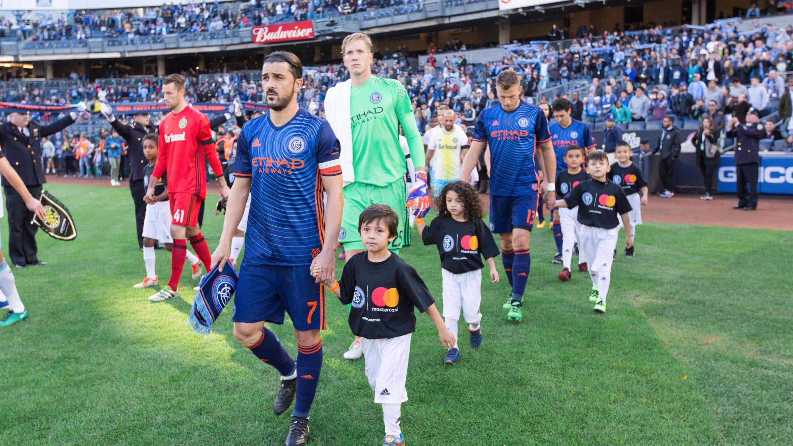 DC2b8cUW0AE2Vsj scaled