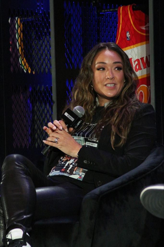 Hoops Paradise Host Cassidy Hubbarth