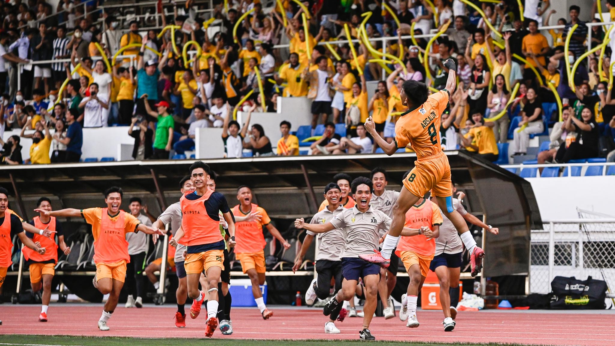 The FEU Tamaraws defeat the Ateneo Blue Eagles to win the UAAP Men's Football Tournament of Season 85