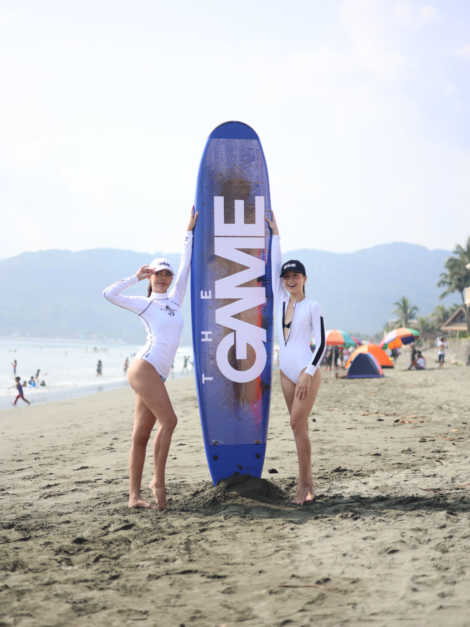 Sam Santamaria and Rocio Escaño enjoying the sun at #TheGAMESummer