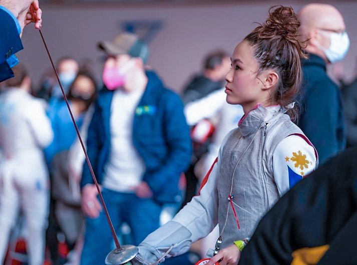 Maxine Esteban fencing