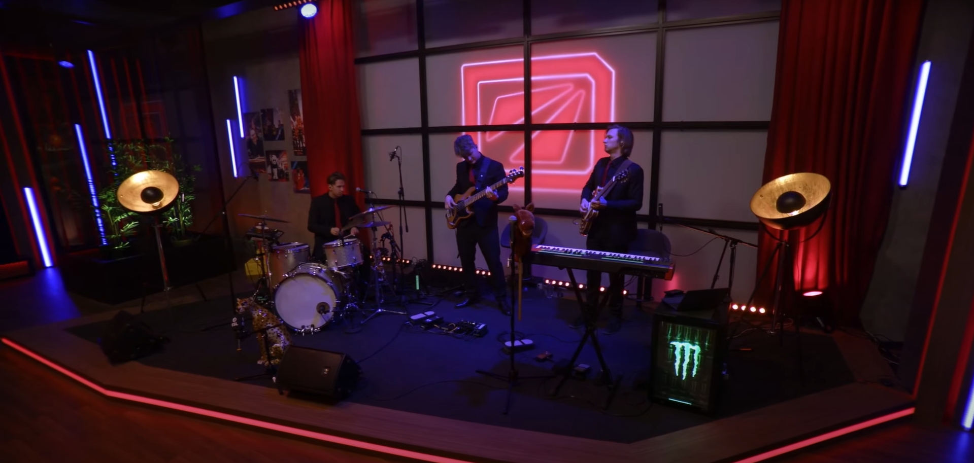 The DreamLeague's famous live band will be making their reappearance as well