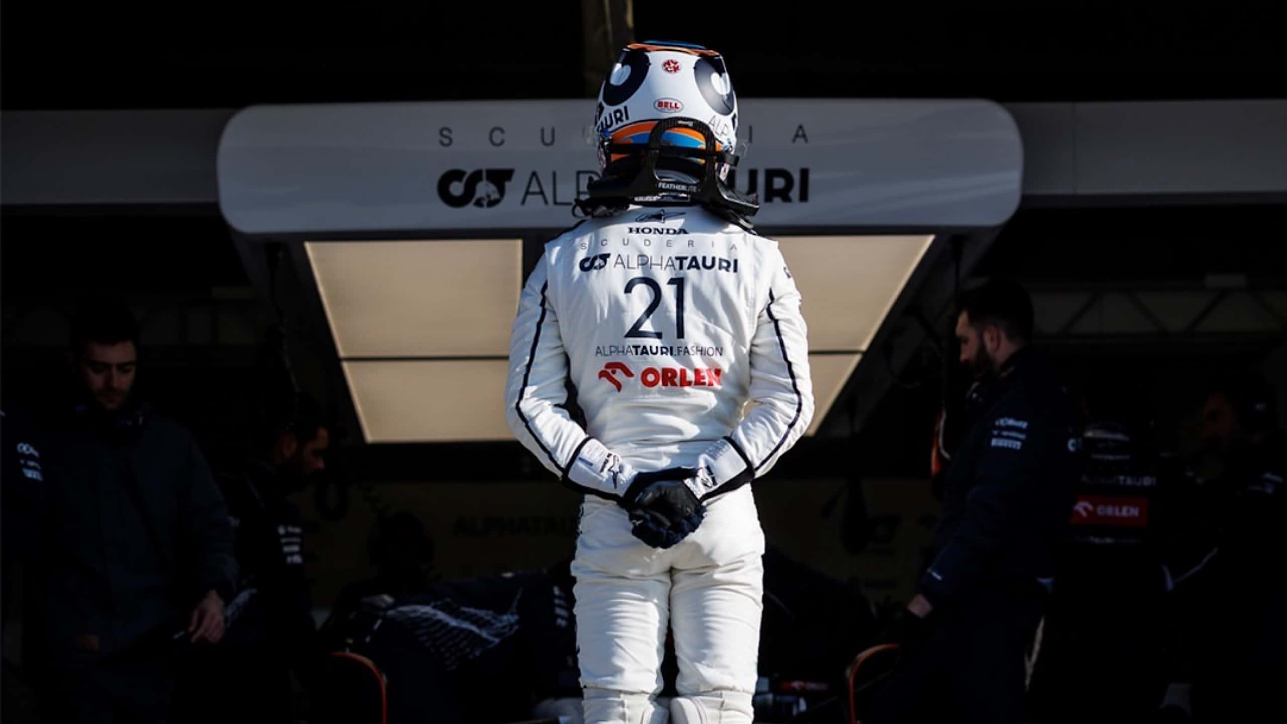 Daniel Ricciardo to replace Nyck de Vries at AlphaTauri