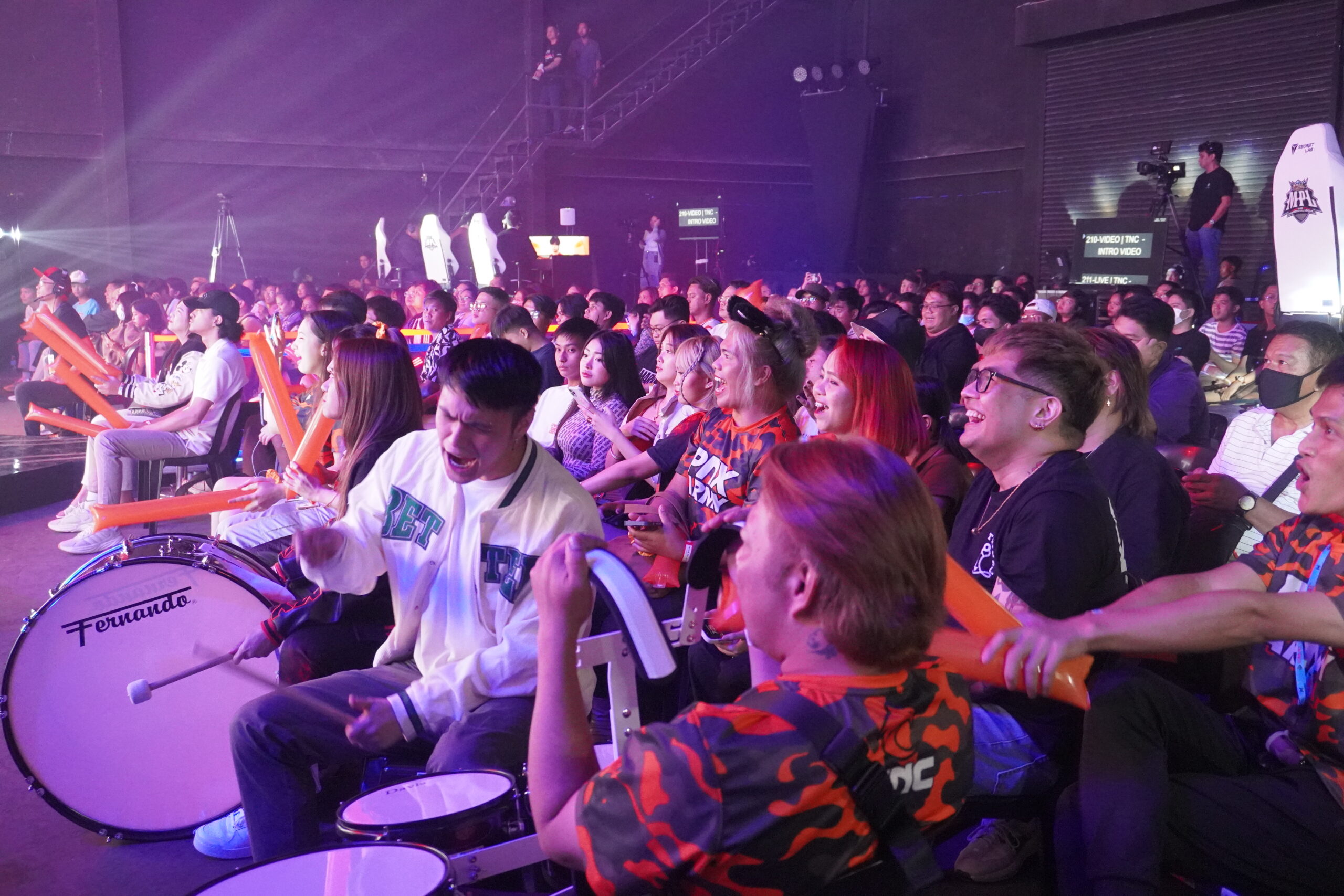 Fans at the MPL PH Season 12 live