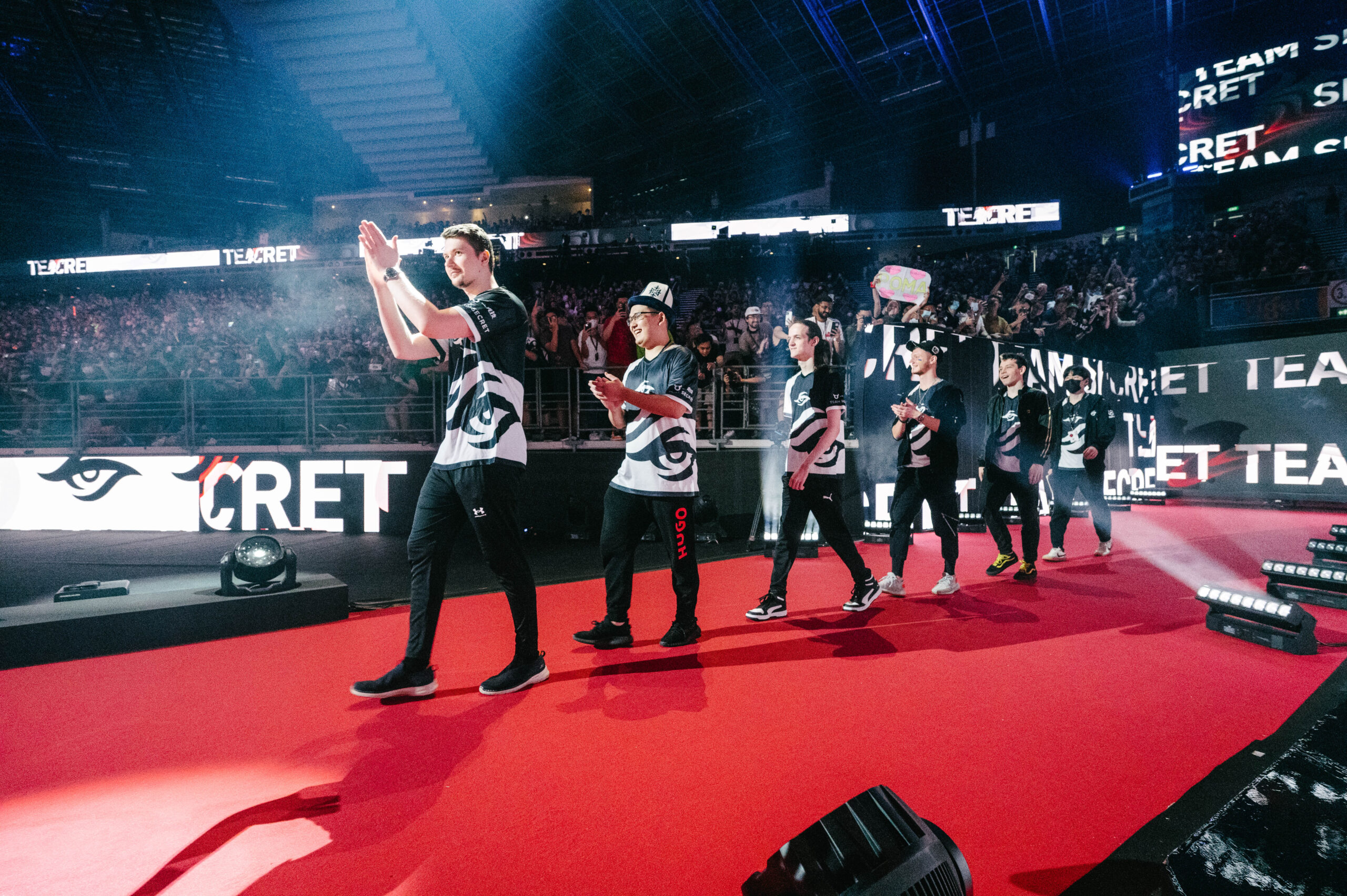 Puppey leads Team Secret as they enter The International 2022 at the Singapore Indoor Stadium