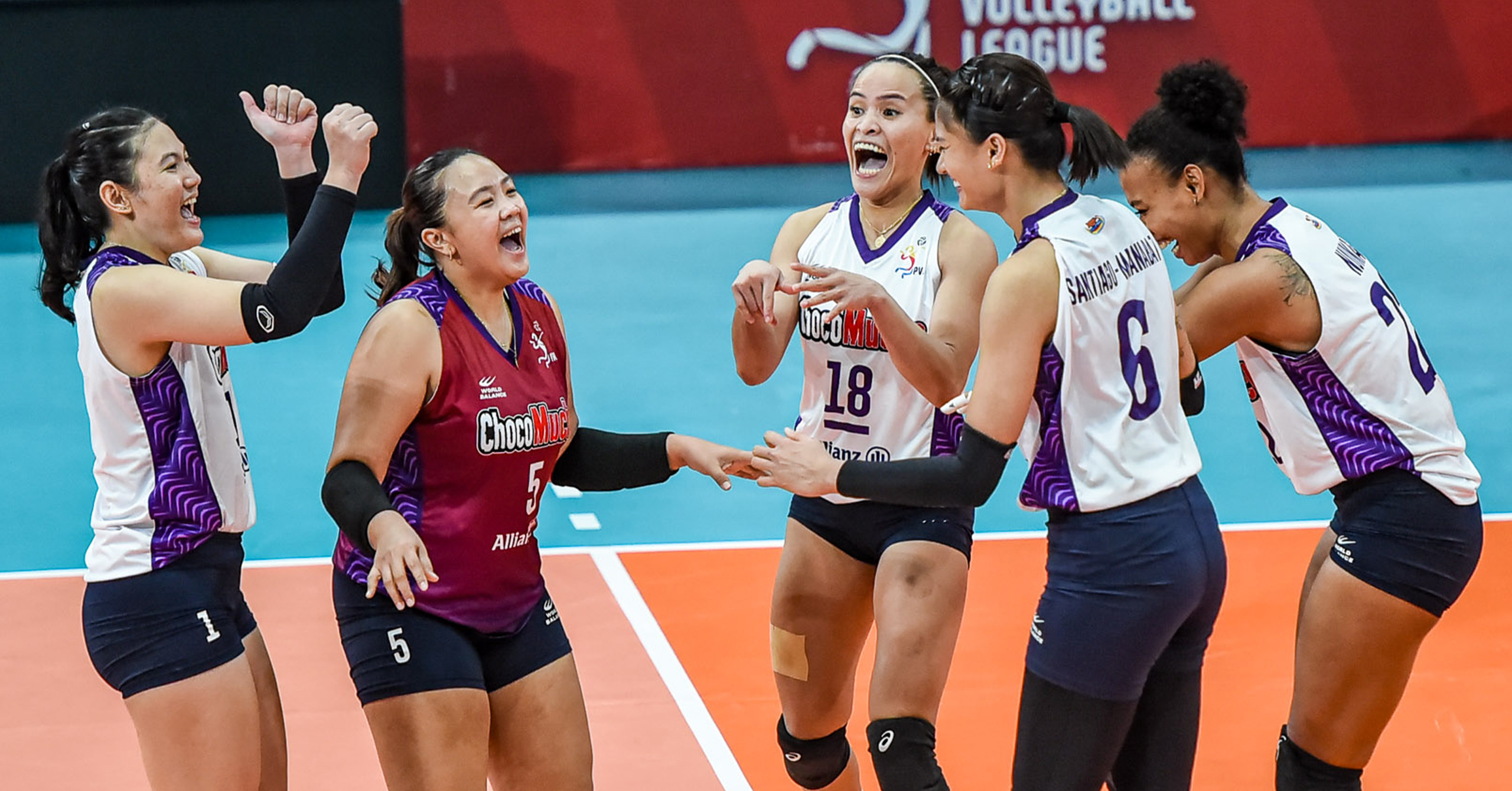 Team photo of the Choco Mucho Flying Titans without star spiker Kat tolentino