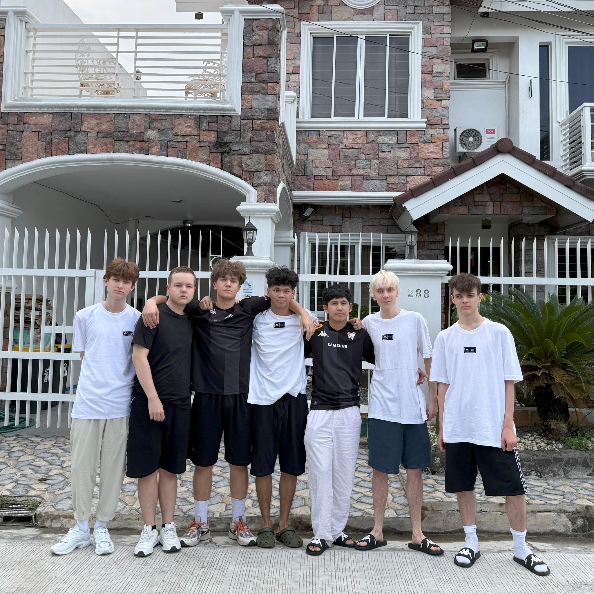 Virtus.pro Andoryu Expands his Horizons While Playing in EWC 2025