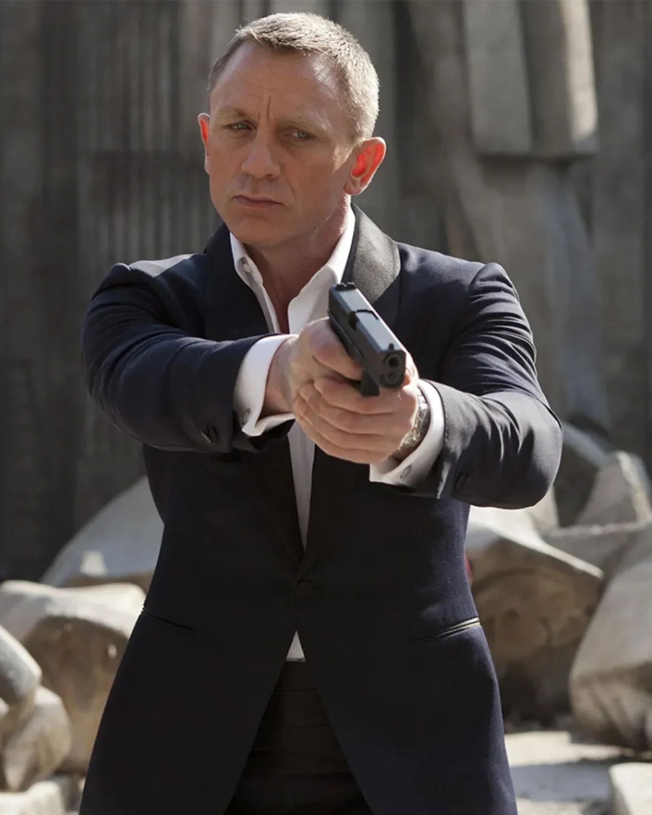 DANIEL CRAIG