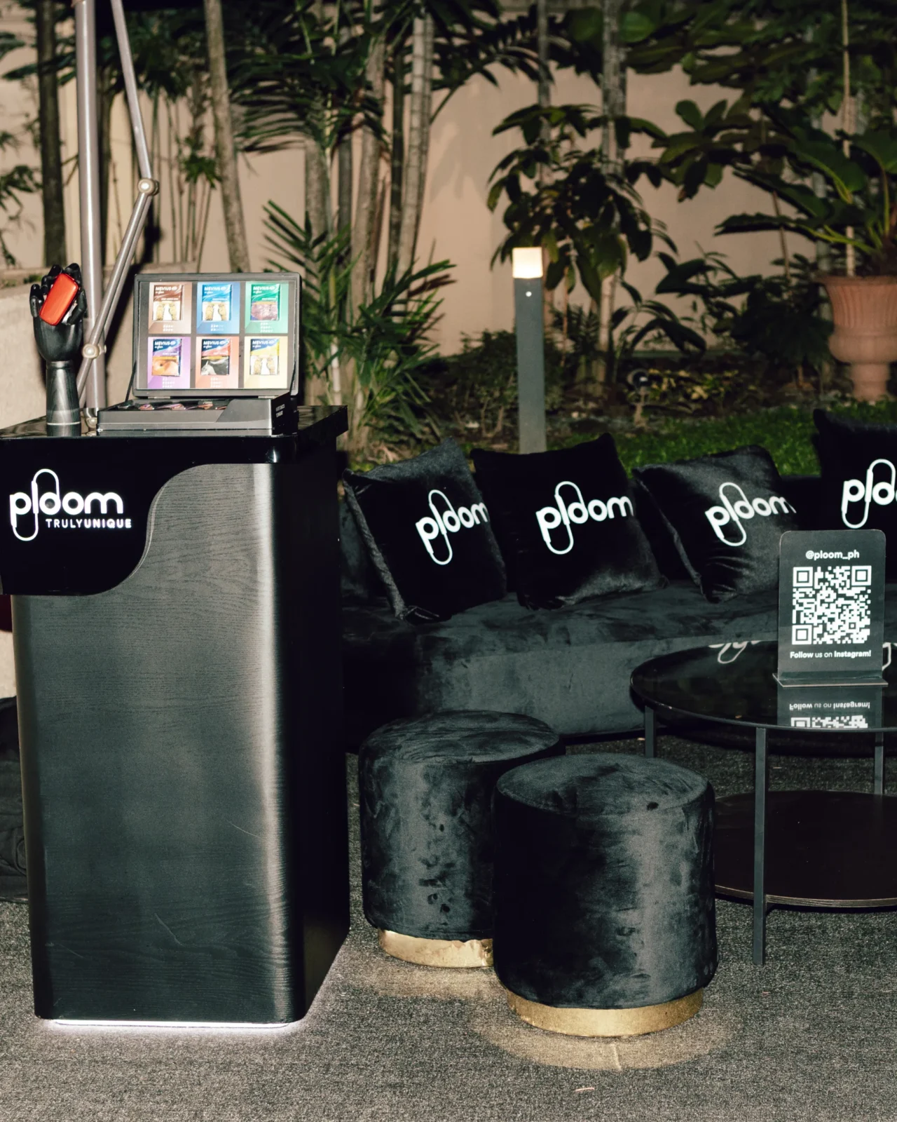 PLOOM SMOKING LOUNGE