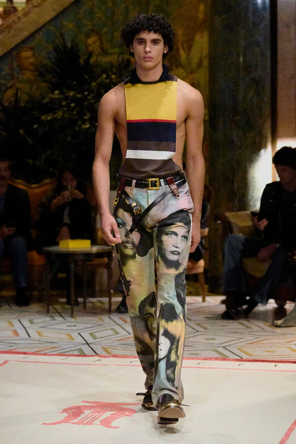 VERSACE SS26 LOOK 1