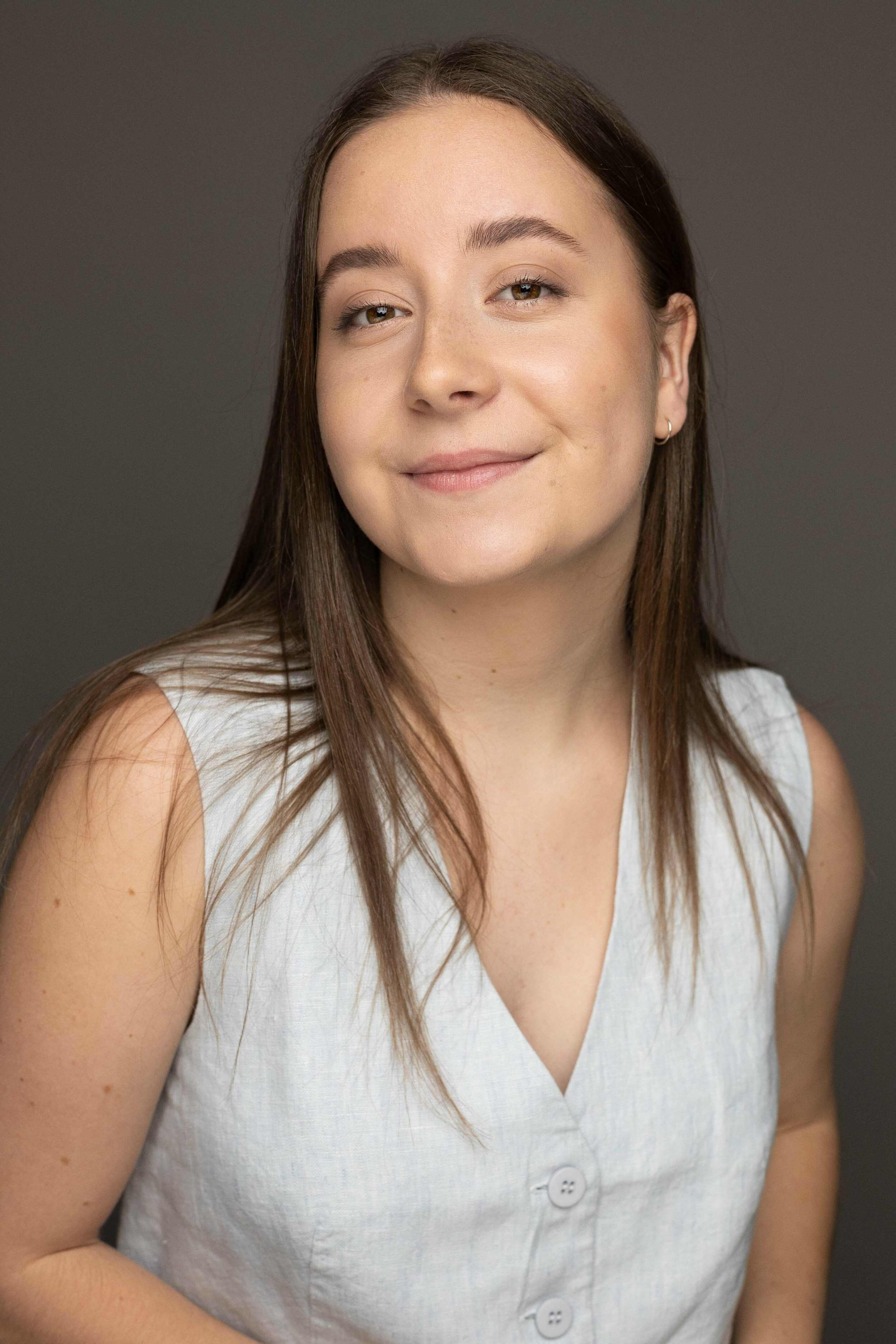 CHLOE MARLOW HEADSHOT