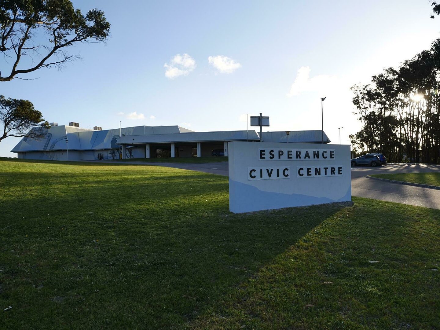 20210917 Esperance Civic Centre Front 4