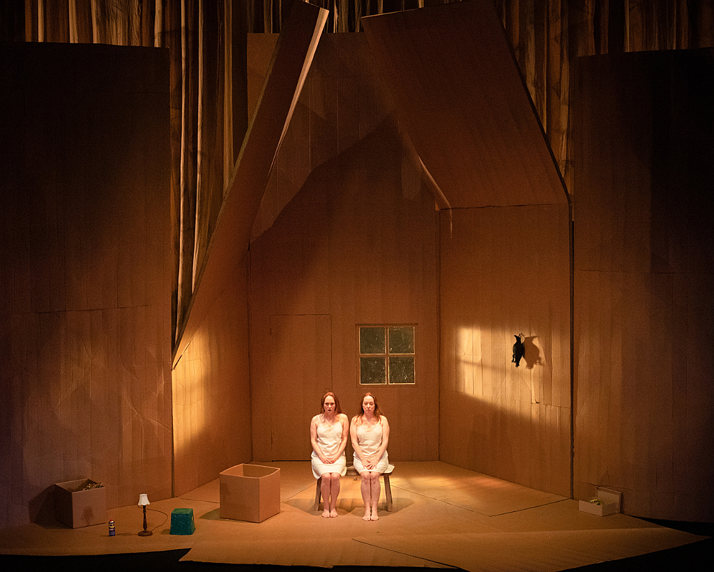 NEWS Dirty Birds production trailer