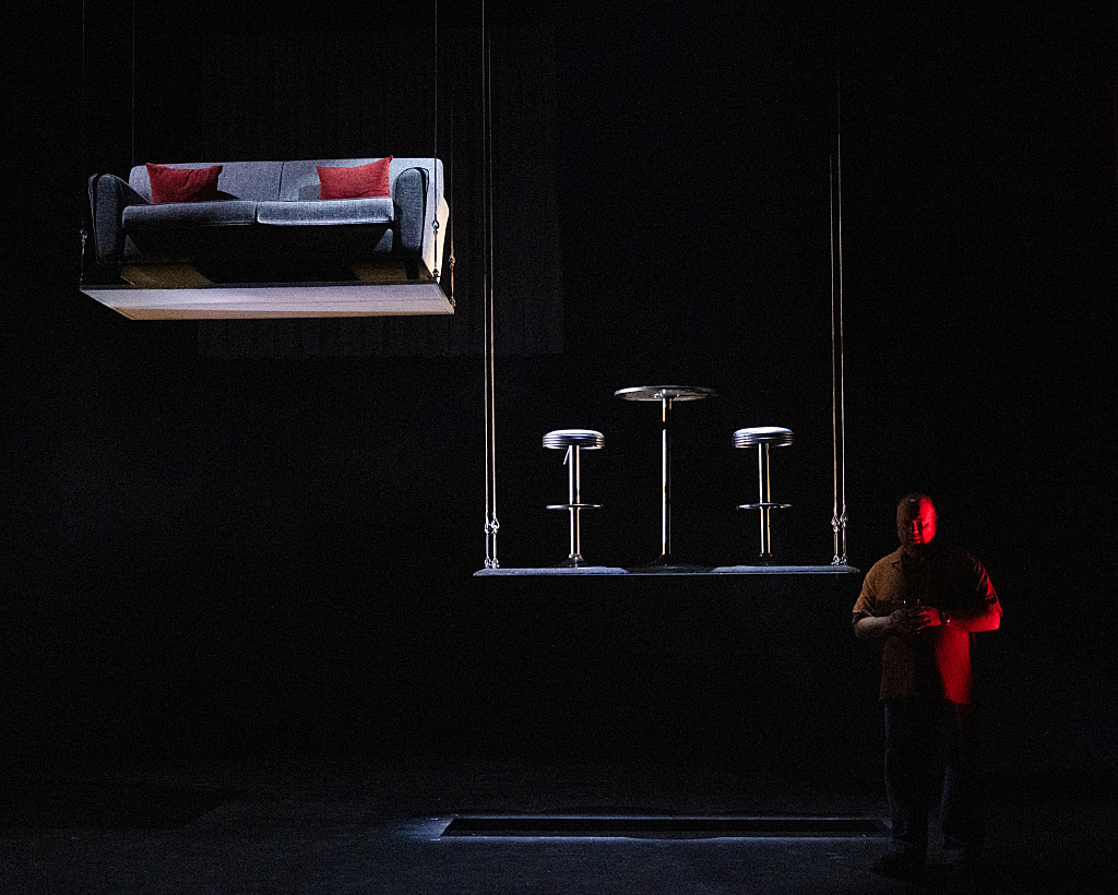 NEWS SIT From the Stage with Fiona Bruce