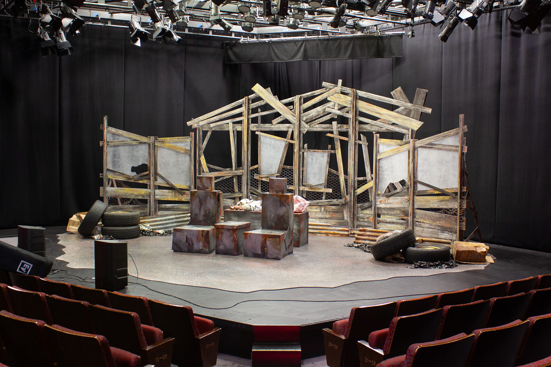 NEWS IMAGE Black Swan Made With A Tekcel 9 2048x1366