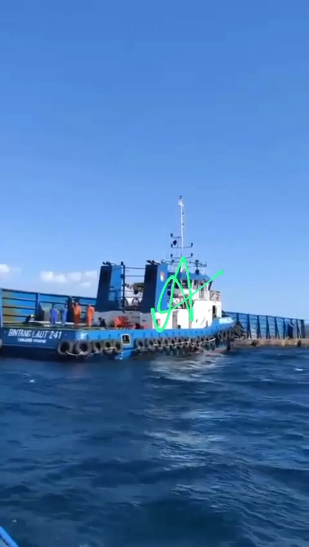 Forsale 1 set 300 feet (ft) TugBoat Dan Tongkang (Barge)