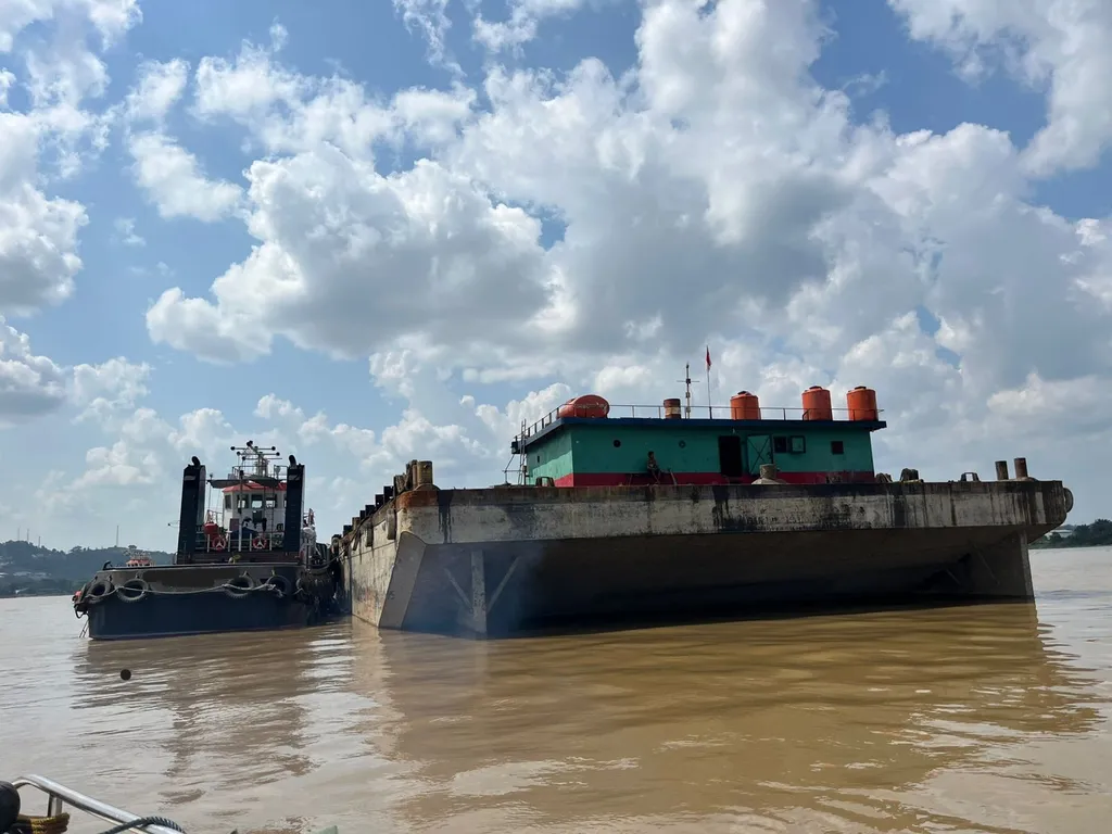 Dibeli COD Tongkang Tugboat untuk muatan CPO 5.000 Ton thn 2014 Up
