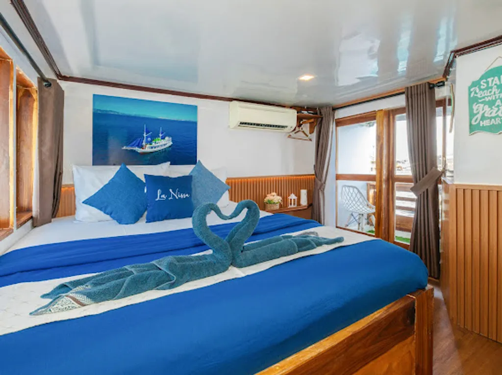 KAPAL PHINISI LABUAN BAJO