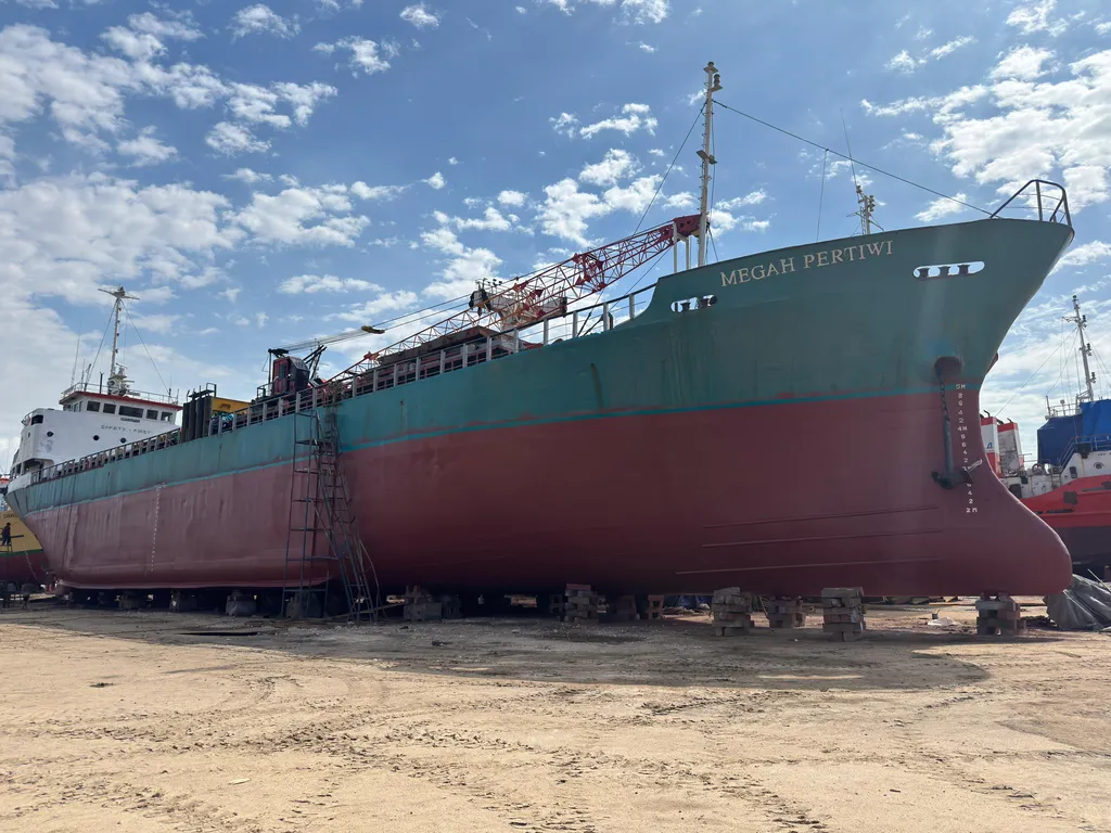 Dijual Kapal General Cargo MV. Megah Pertiwi (DWT 1.800 T) - Siap Layar / Nego
