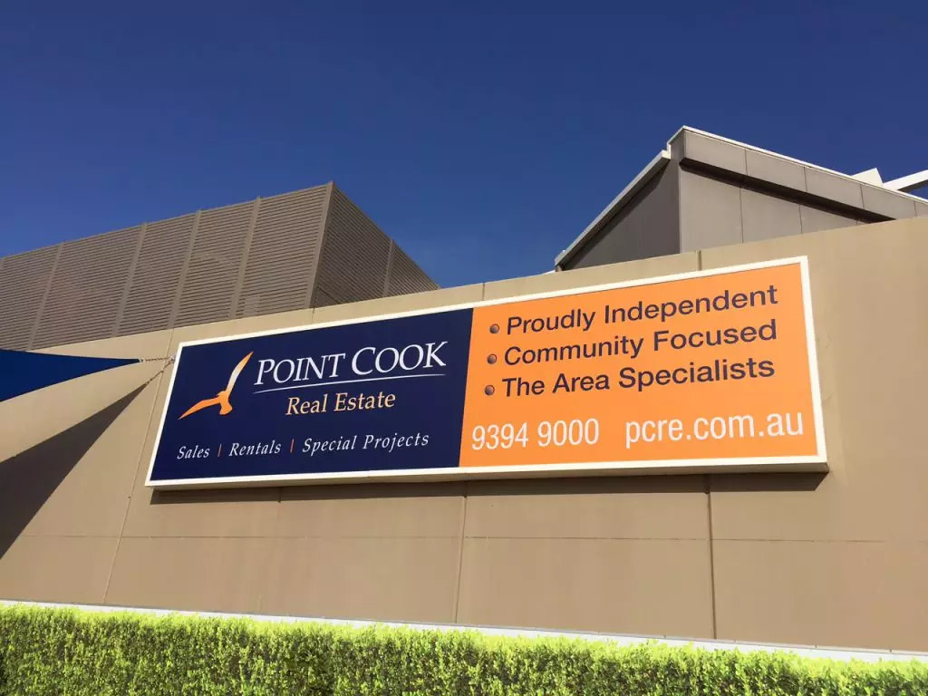 Pylon Signs & Signage – Bay Media