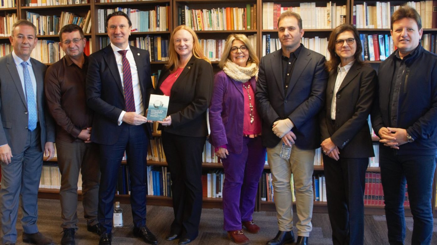 Australia's new Ambassador to Greece visits Melbourne's Greek Centre