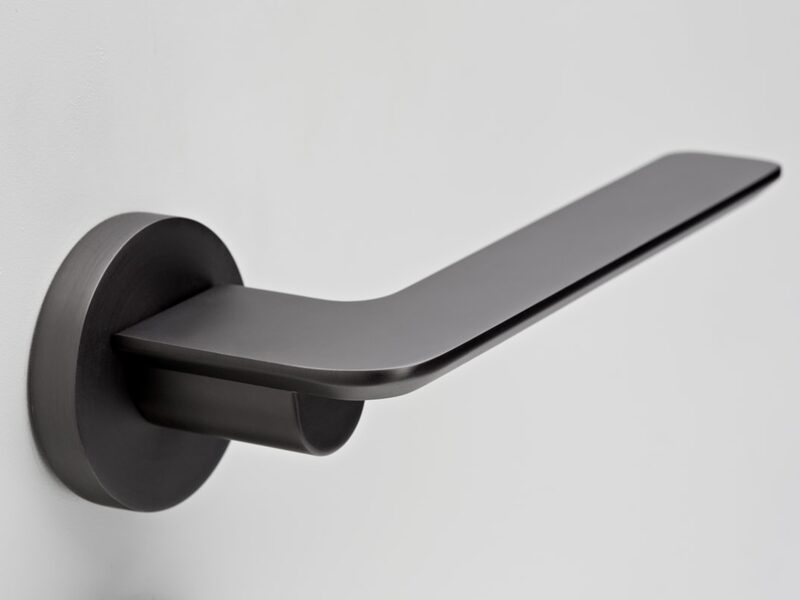 his is our new MATTE BLACK Mücheln 'Edge' range of door handles. Matte black door handles, along with matte black tapware, are an absolutely must have nowadays in both modern and classic renovations The range is slick, contemporary and will make a bold statement in your house. What's more, black door handles easier to keep looking clean ! We offer this style in 4 functions. Entrance, Passage, Privacy and Dummy.