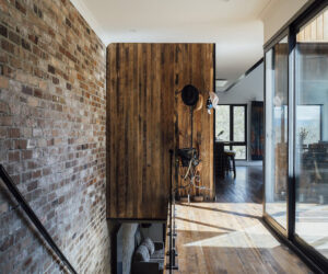 SHIPLAP INTERIOR & EXTERIOR CLADDING - TIMBER SPECIES: Recycled Blackbutt / Dense Browns Thors Hammer