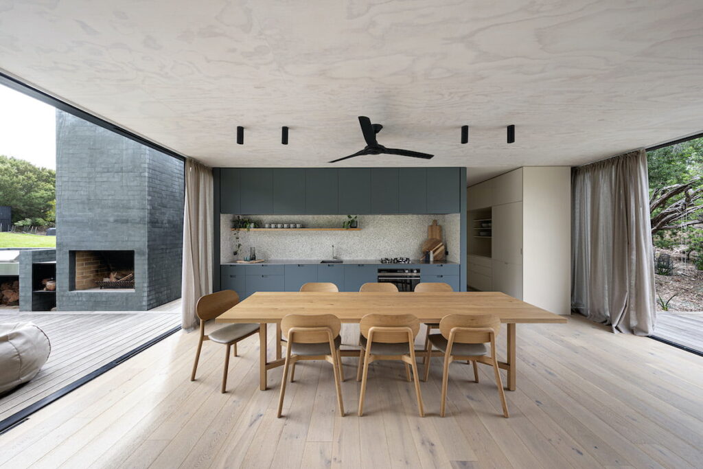 Green Magazine Issue 83, 'Bach to Basics' house feature—Diana Snape