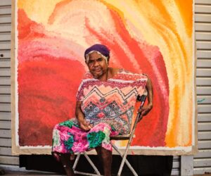 Bugai Whyoulter at Martumili Artists, 2021. Photography by Duncan Wright