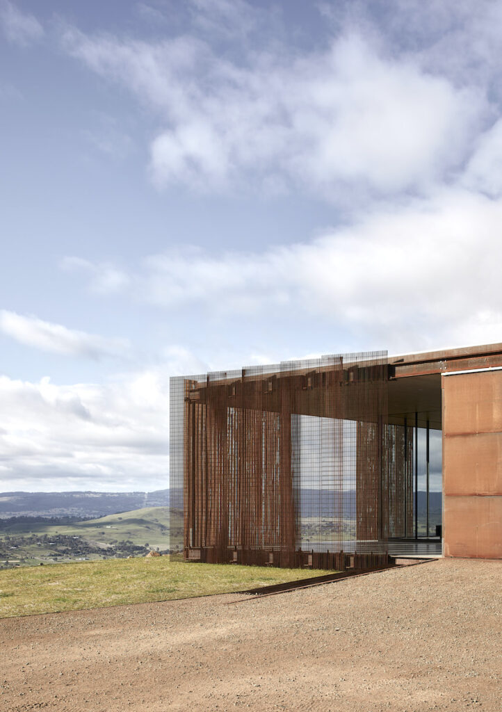 Adjustable screens of gantry steel protect the western façade from harsh summer sun | Robbie Walker’s Mansfield House