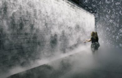 Atmospheric Memory by Rafael Lozano-Hemmer. Photo by Olivier Groulx